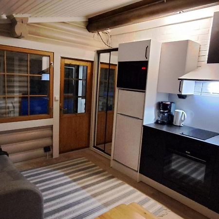 Hirsimoekki Ja Makuuaitta Otel Karijoki Dış mekan fotoğraf