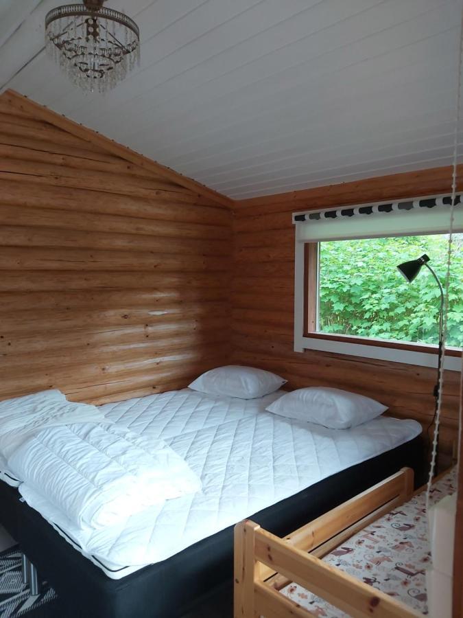 Hirsimoekki Ja Makuuaitta Otel Karijoki Dış mekan fotoğraf